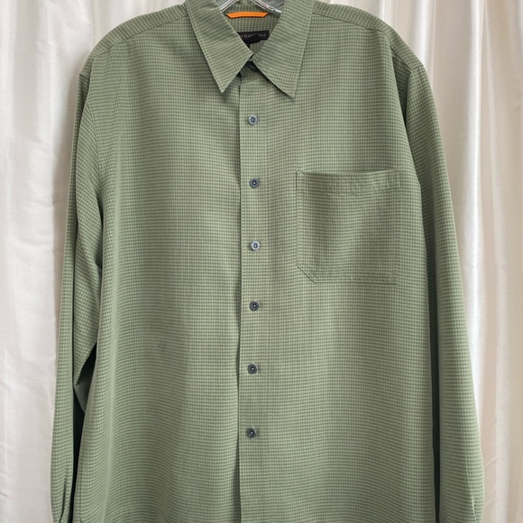 ROYAL ROBBINS shirt w HIKER ON THE BACK. Large - Picture 15 of 16